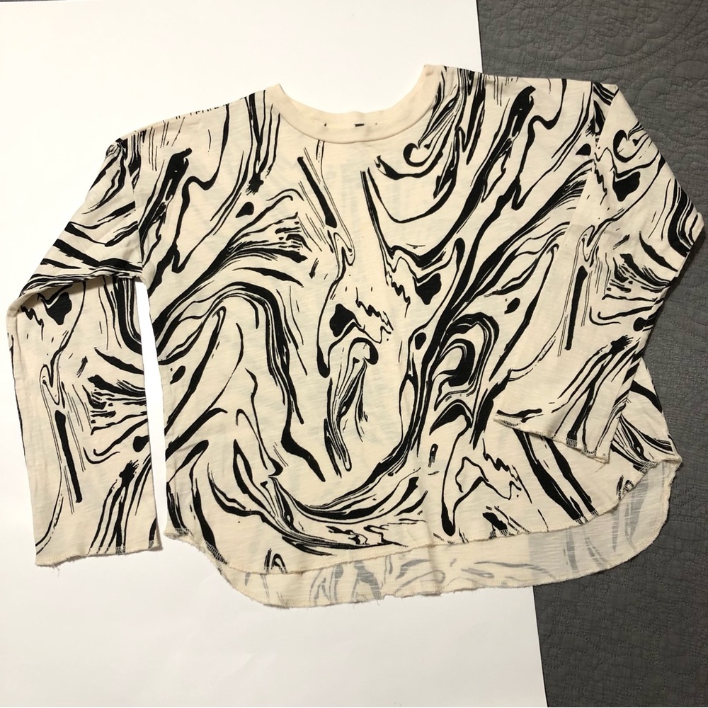 OPEN EDIT Marble Print Abstract Top - Sz 7 • Unisex